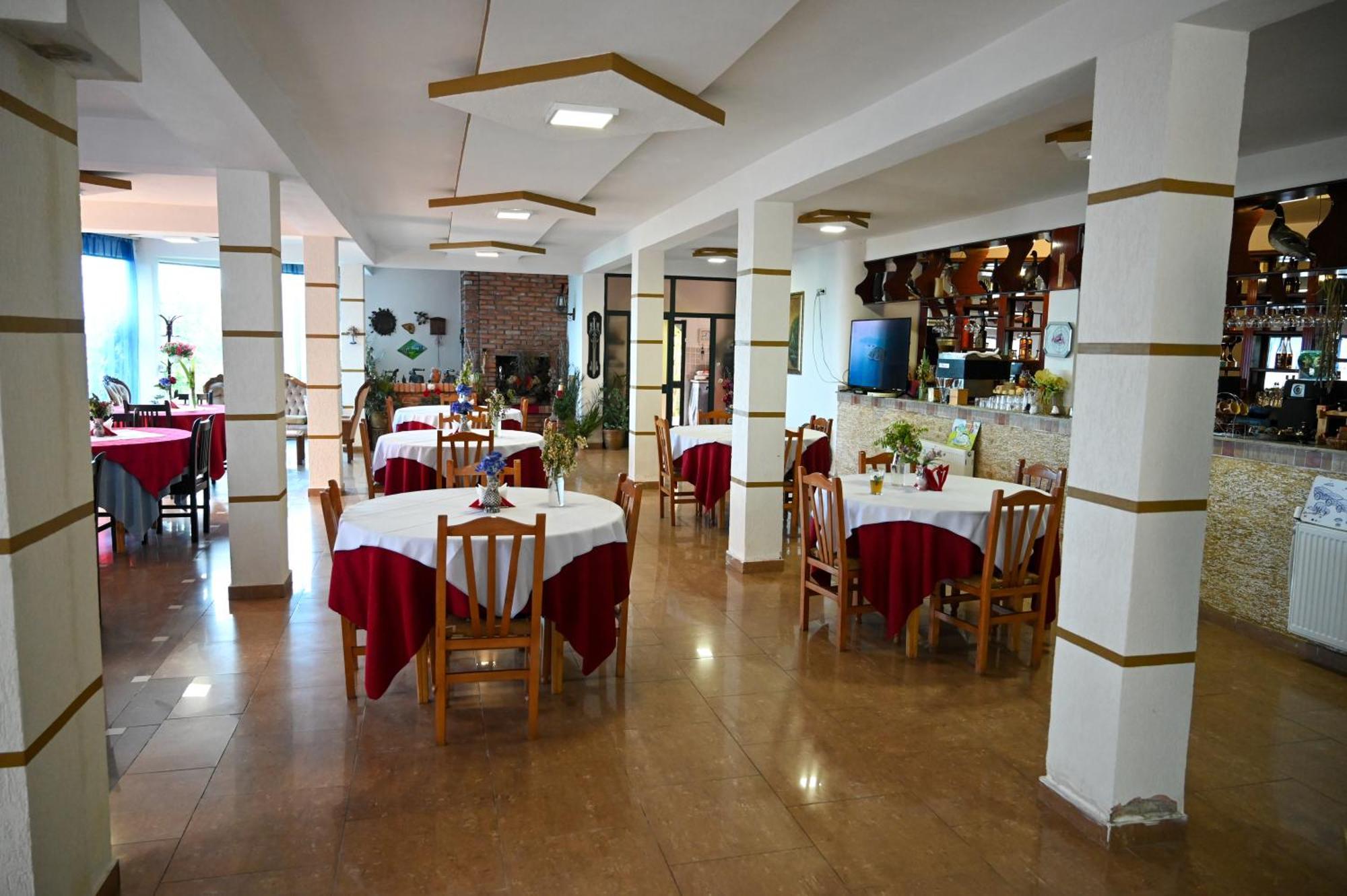 Hotel Joni Restaurant Bucimas Exterior foto